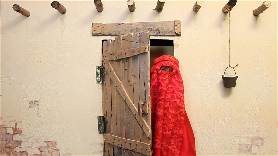 “Lady Burka”, el polémico corto de marionetas, de gira mundial